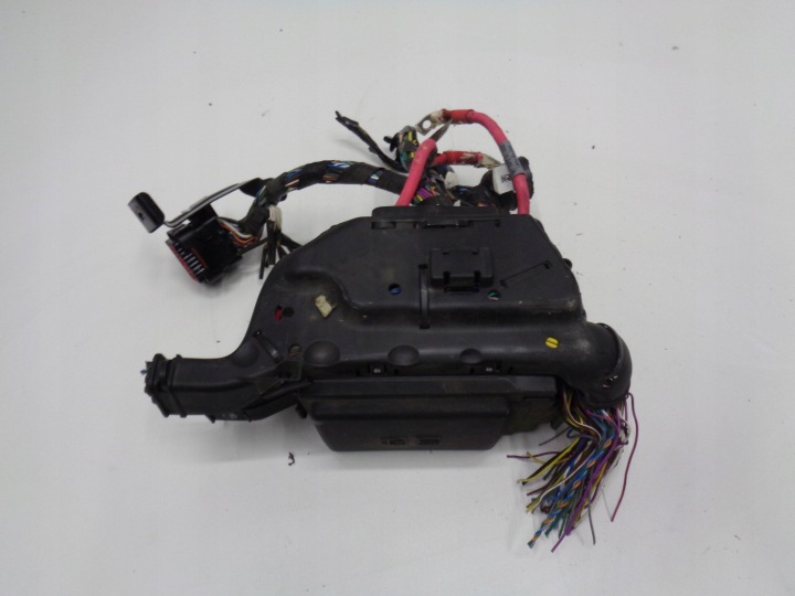 JAGUAR XE X760 2.0 D MODULE FUSIBLES