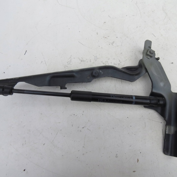 tlumič pant kapoty pravý předek VOLVO S60 II V60 a 2.4 D5 215KM 31278769