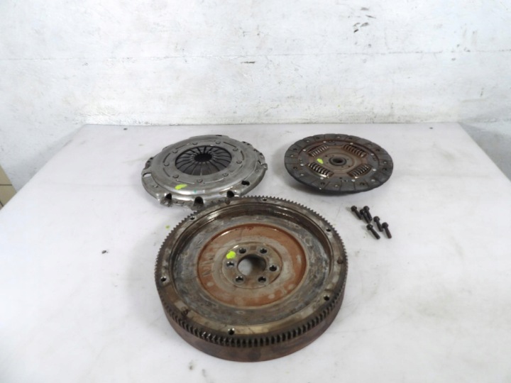 SKODA FABIA III 3 1.4TDI clutch wheel flywheel 04B105273
