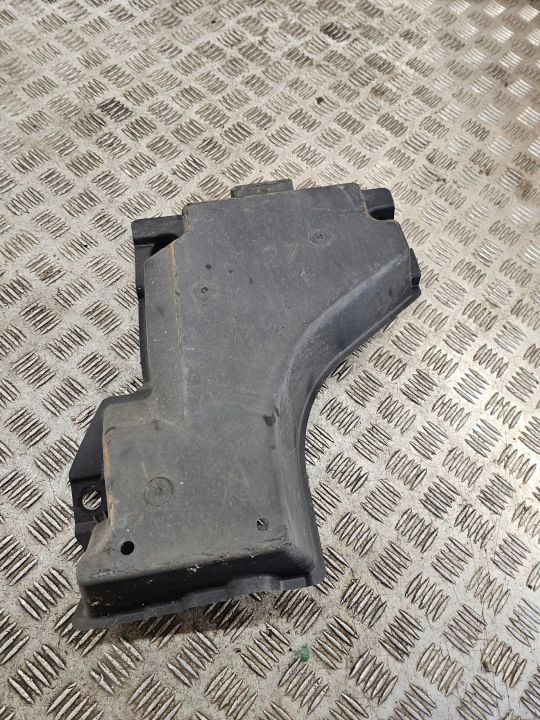 fedél fedél alváz jobb eredeti 57627-K0010 TOYOTA YARIS IV