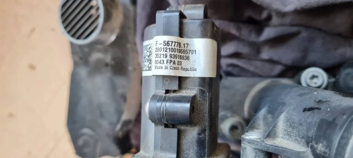 Q5 80A WASSERPUMPE TERMOSTATU GEHÄUSE 2.0 TFSI 06L121111M A4 B9