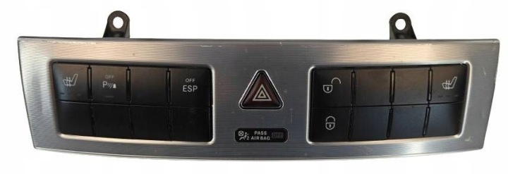 Mercedes-Benz C klasa 203 W203 2038707610 panel Sièges de la serrure Lumières de secours