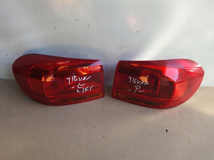 VOLKSWAGEN TIGUAN 5N0 LIFT 11-15 Licht rechts