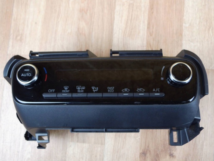 Toyota Yaris IV XP210 panel regulation of the air conditioning air conditioning devices 55900-0DP30