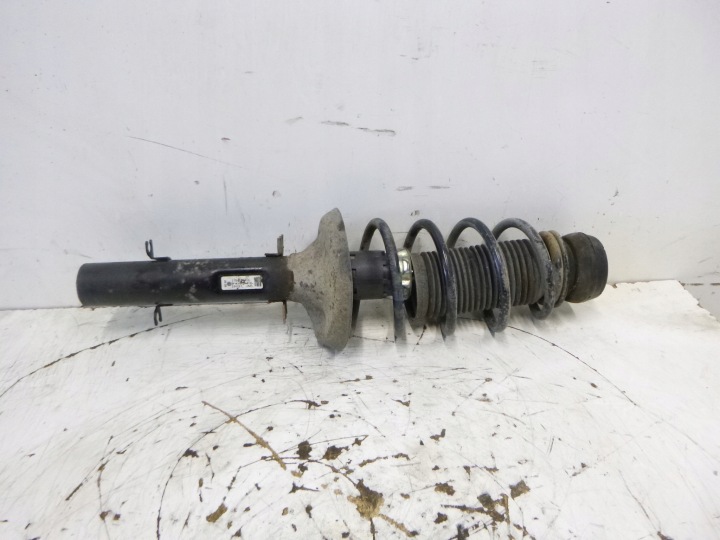 STOSSDÄMPFER VORNE VW VOLKSWAGEN GOLF IV 1.4 1.6 97-06R.
