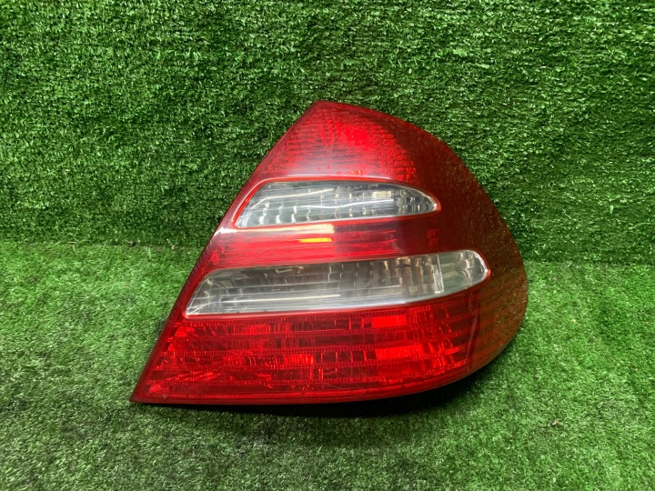 light right rear part rear MERCEDES E KLASA W211 sedan A2118200664