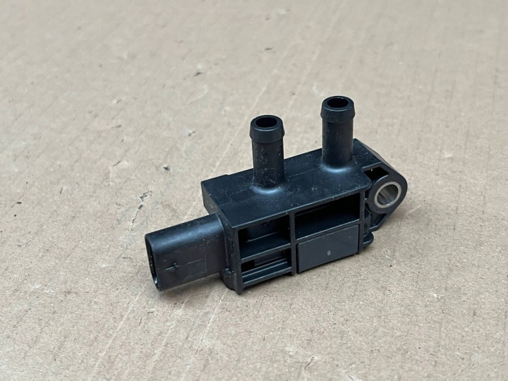 Capteur température gaz échappement ROZNICY CISNIEN 1.5 TSI VW T-ROC 05E906051P !J