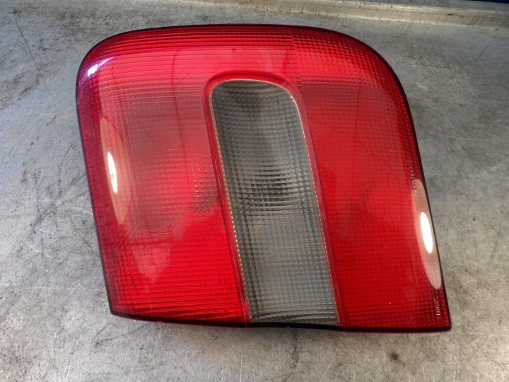 Volvo S70 light rear right trunk door 9157009