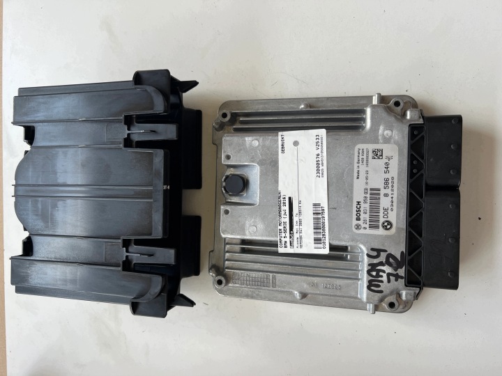 BMW F10 F11 N57D30A 3.0D computer ECU 0281031950 8586540 1039S83327 ORYGINA