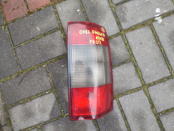 Feux phare Droite Arrière Droit Arrière opel omega b kombi