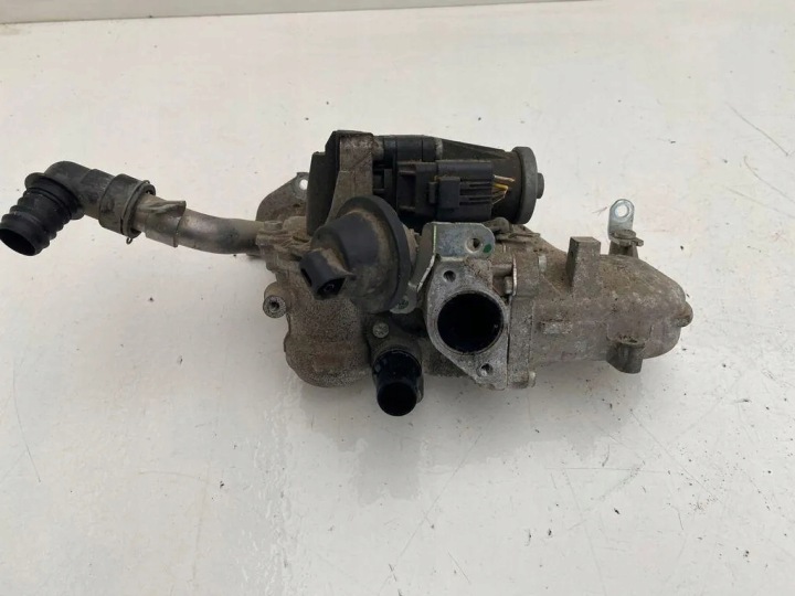 EGR-ventil VOLVO V40 Hatchback 307933568414 1.6L diesel 84kW 2013 13
