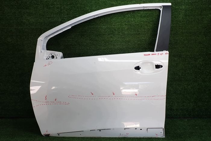 TOYOTA YARIS III LIFT 17- Portière Gauche Avant Avant