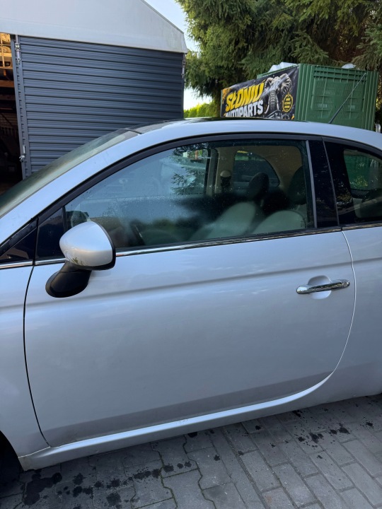 ajtó bal eleje bal elsö teljesen FIAT 500 07- Z OSPRZETEM SREBRNE*