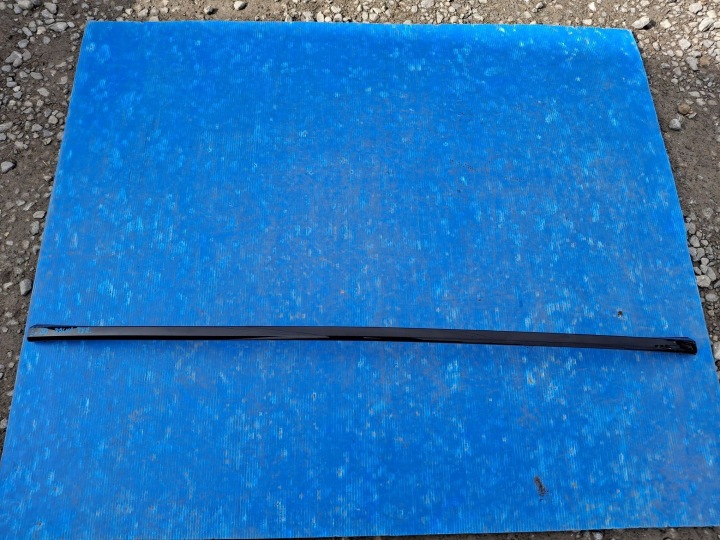 Leiste Schutzleiste auf Heckklappe untere VOLVO EX30 2023R->