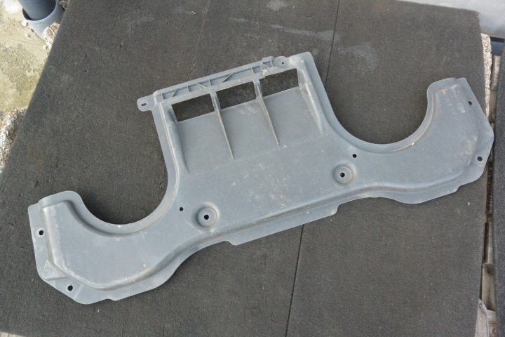 copertura GREMBIALINA Protezione Sottoscocca sotto Montaggio supporto scatola cambio MERCEDES ML GL W166 X166 A1665200523