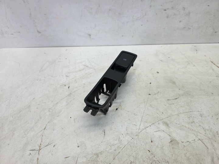 adapter ZAPALNICZKI AUDI A1 8X Q3 8U 8U2863349B
