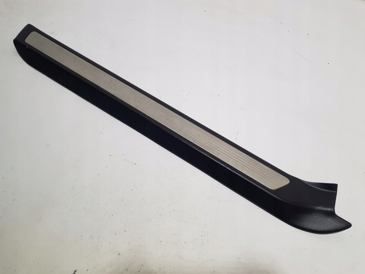 MERCEDES W207 Droit Moulage Couverture tablier moteur Jupe 2076800235