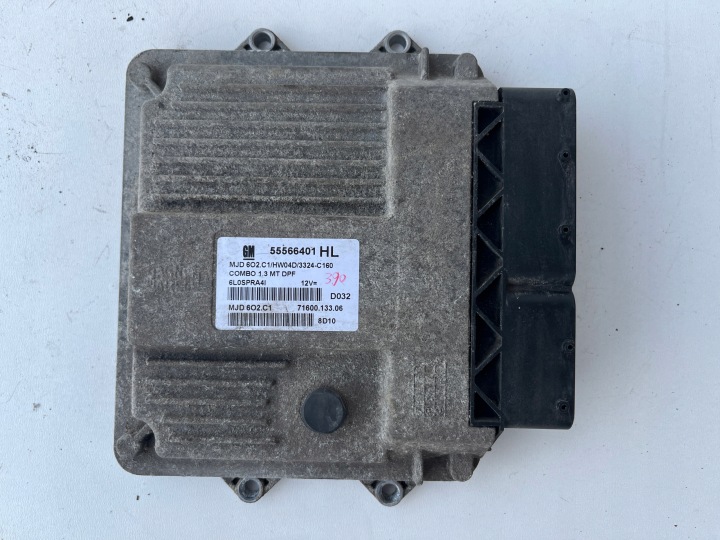 Bedienteil DES MOTORS ECU Computer Opel COMBO C 1.3CDTI 55566401