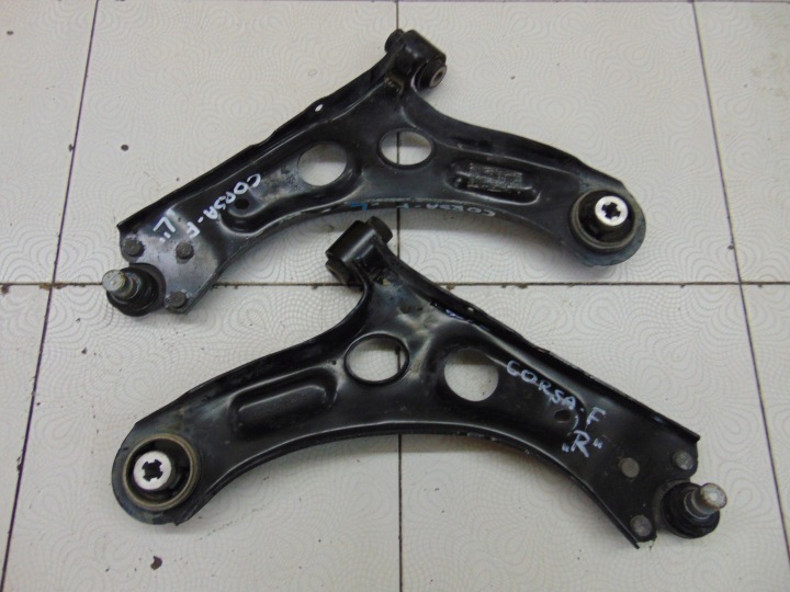PETIT BRAS GAUCHE DROITE OPEL CORSA F