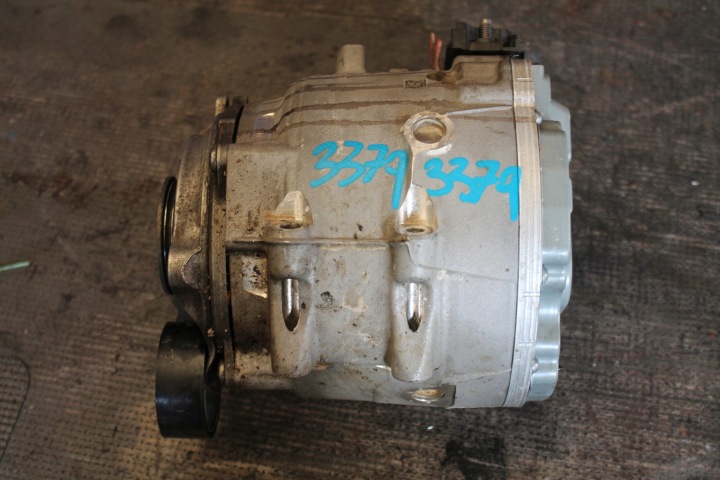 3379. Alternateur AUDI RSQ8 4N1903028B