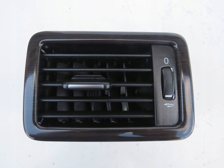 bočno rešetka rešetka ventilacije lijeva VOLVO V70 lll 3.2 B R6 243 KM 07-16r 30755183