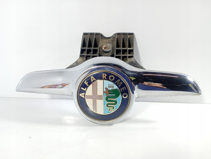 Alfa Romeo GT 03-10 EMBLEMAT jel motorháztetök