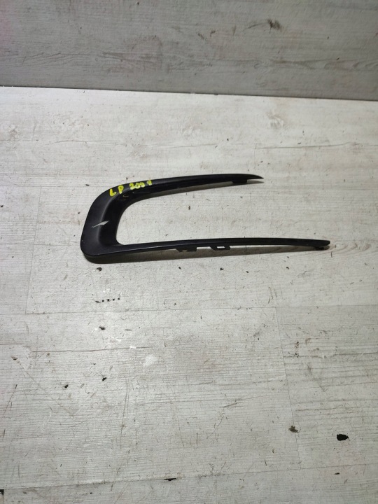 Peugeot 2008 and 2018 front side left moulding of a bumper