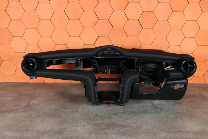 MINI F55 F56 F57 palubna doska konzola cierna HEAD UP ANGLIK