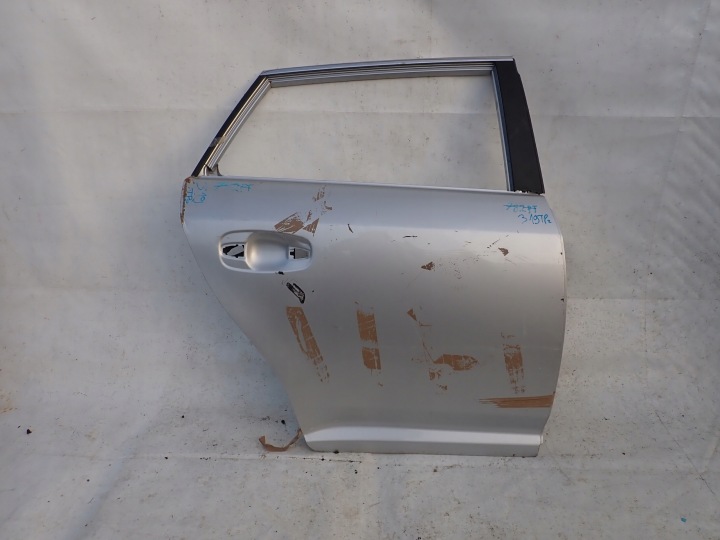 TOYOTA AVENSIS III 3 KOMBI 09-18 Portière Arrière Droit