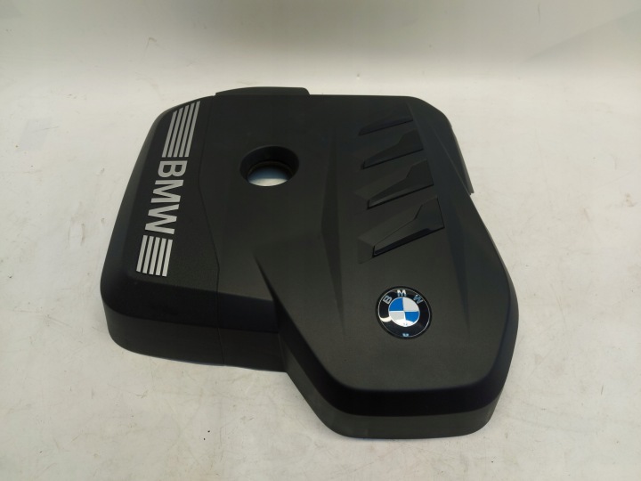 BMW 5 G60 530E x-drive motor cover upper 7935416