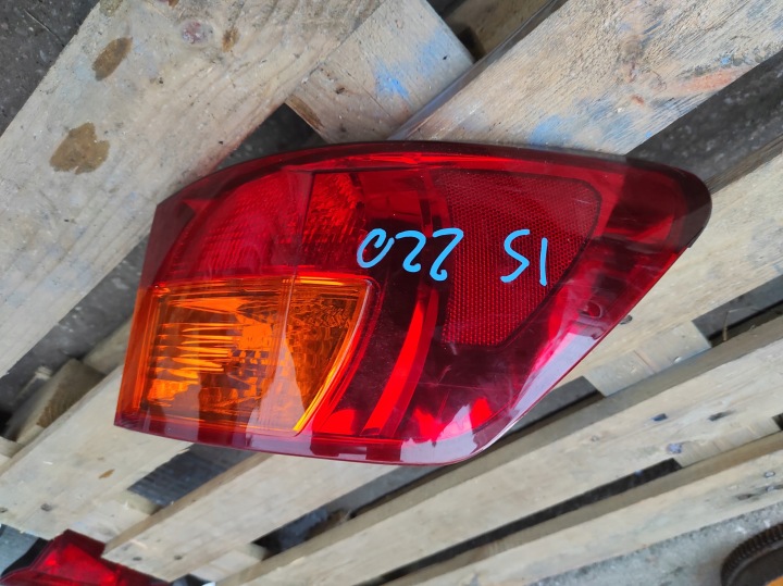 LEXUS IS IS220 IS250 ISF Feux phare Arrière Gauche