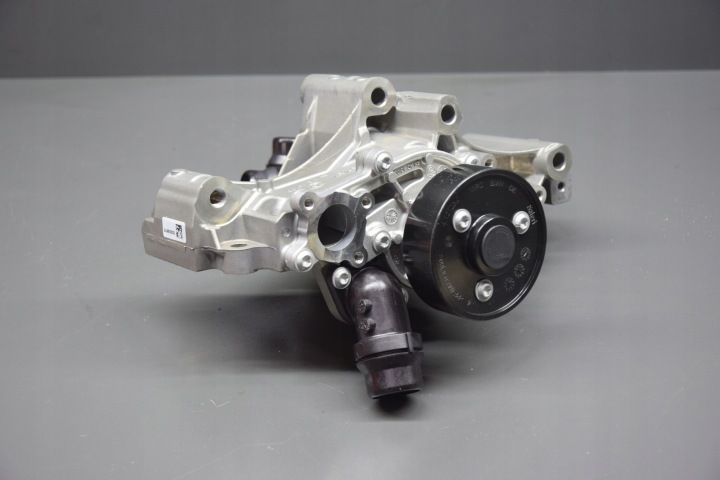 Wasserpumpe Stütze BMW X3 G01 X4 G02 X5 G05 X6 G06