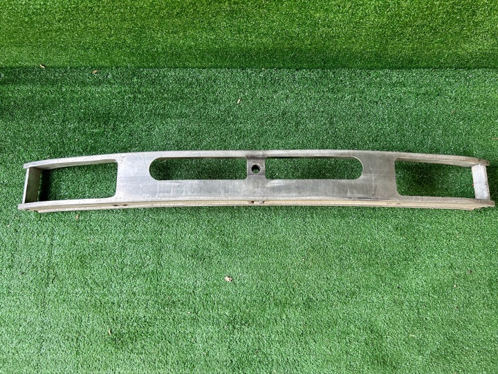 PORSCHE 944 968 TRÄGER VORNE UNTER STOSSSTANGE