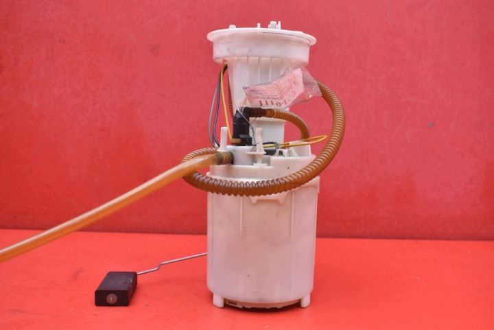pump pump of the fuel 8E0919051L AUDI A4 B6 2.0 20V 130 KM 00-05