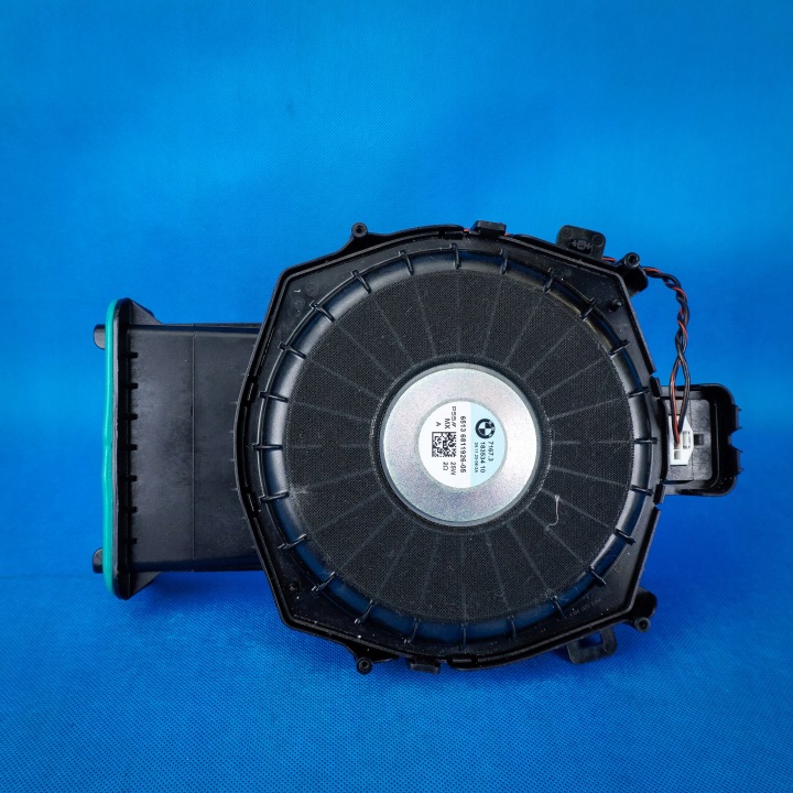 speaker niskotonowy front Hi-fi BMW X3 G01 LCI 65136811926 6811926