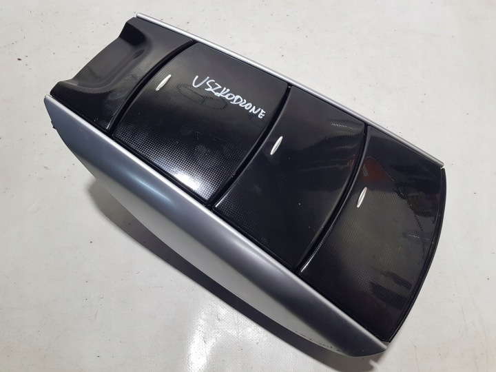 MERCEDES W251 passenger compartment SCHOWKI PODLOKIETNIKA TUNELU