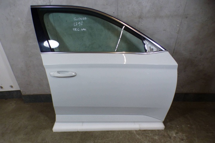 Skoda Superb III 3V 3V0 Portière Droit Avant st.BDB ORYG.LAKIER LF9E