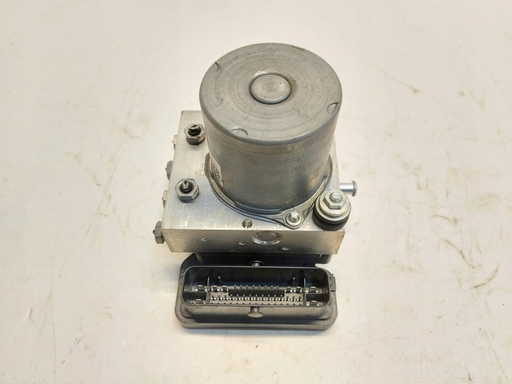 Mercedes GLA 200 II H247 W247 2023r Hauptbremszylinder Bremspumpe ABS