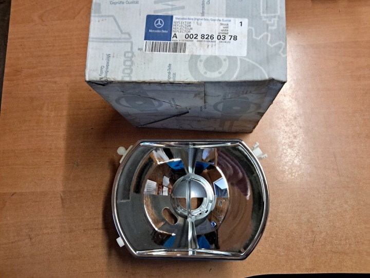 ODBLYSNIK right MERCEDES T1 601 KACZKA 0028260378