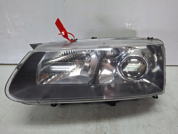 Feux phare XENON Avant Gauche 7701689112 RENAULT SAFRANE II