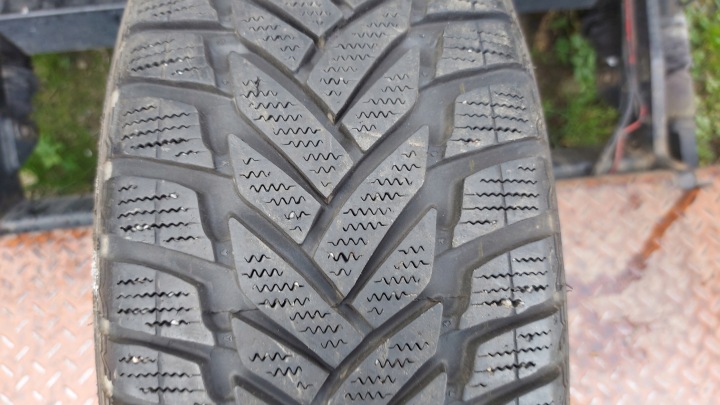 DUNLOP SP WINTER SPORT M3 195/60R15 guma ZIMOWA 7mm
