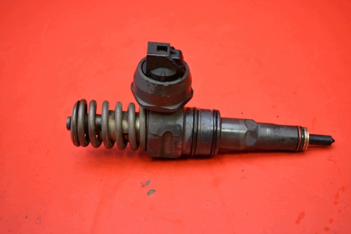 Injecteur Injecteur 038130073AG 041470215 VW TOURAN 1 et 1.9 TDI 105 KM 03-06
