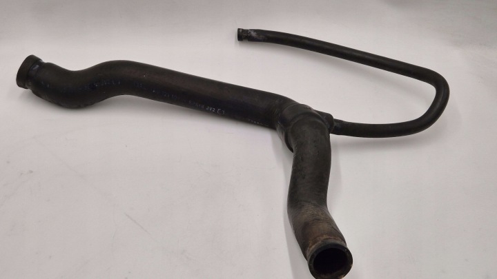 tubo flessibile Tubazione radiatore d’acqua 4A0121101 AUDI A6 C4 100 C4 2.5 TDI Originale!!