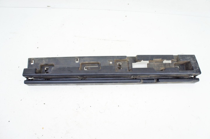 VJ252+ BMW 2 F45 Halterung Progu 7301944 7301943 7301940 8