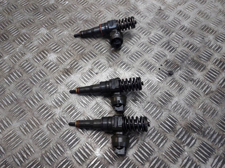 trisky KOMPLET SEAT IBIZA III 1.4 TDI 045130073T 038130073F