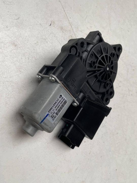 mini motor of the window door right front HYUNDAI I30 82450-A6010
