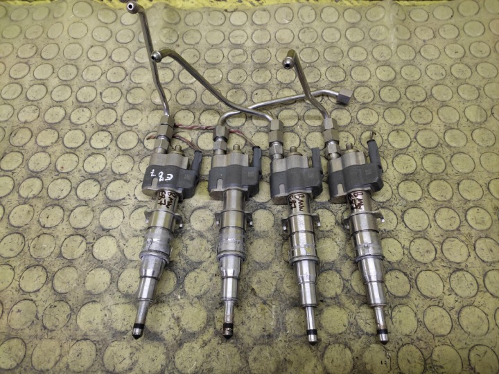 BMW E87 injector 13537589048