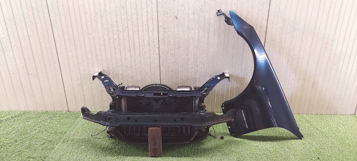 Aile Gauche MERCEDES SLK R171 04-11 LAK: 950