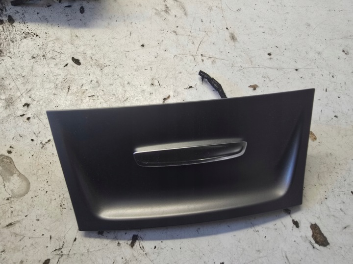 OPEL ASTRA K LADOWARKA PANEL LADOWANIA konzoli záslepka DEKOR 13499814