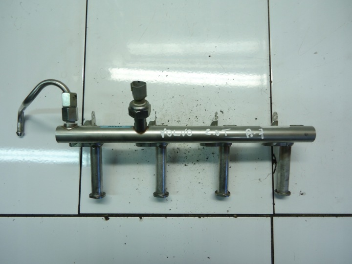 VOLVO S60 V40 V60 2.0T T2 B4204T38 Rampe injection 31478555 32203286